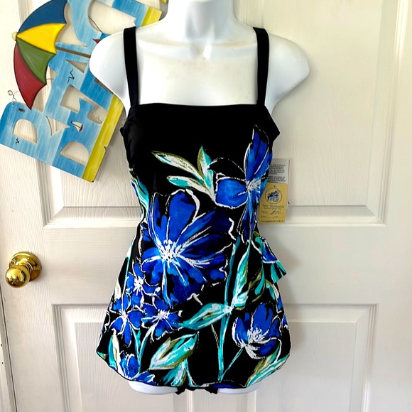 BATHING SUIT NWT - Picture 1 of 4